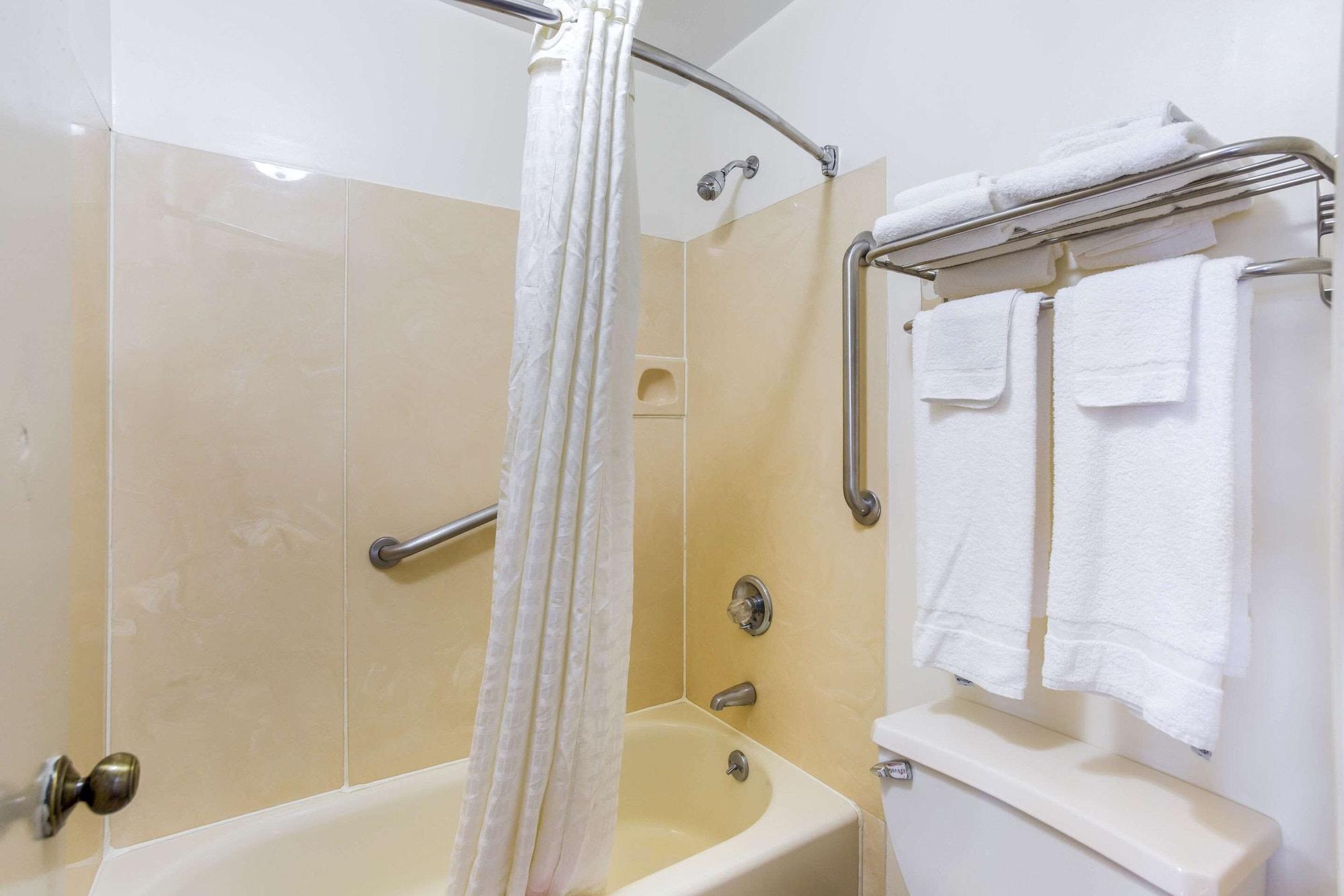 Econo Lodge Lebanon Buitenkant foto